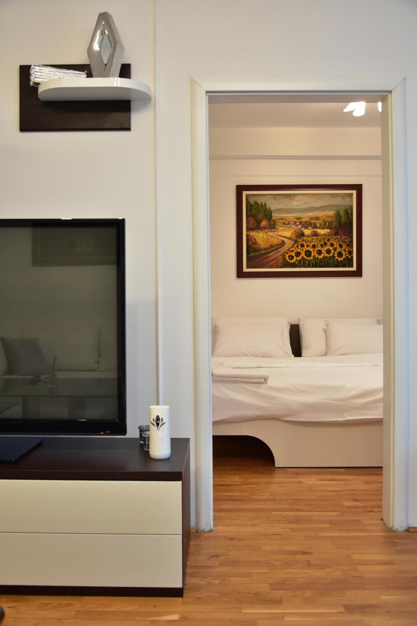 Central Elegance Apartments Скопье Экстерьер фото